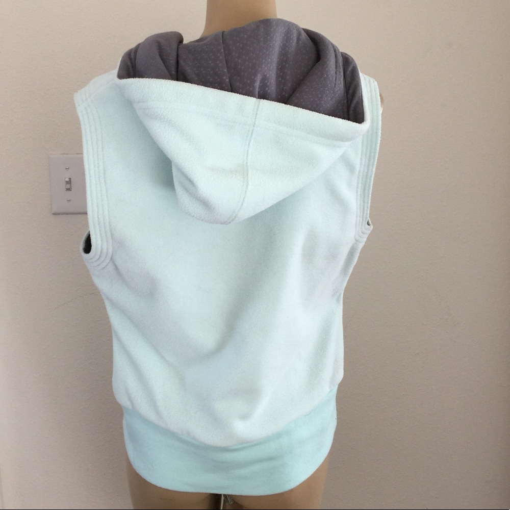 💙 Asymmetrical hooded fleece vest - Picture 2 of 3
